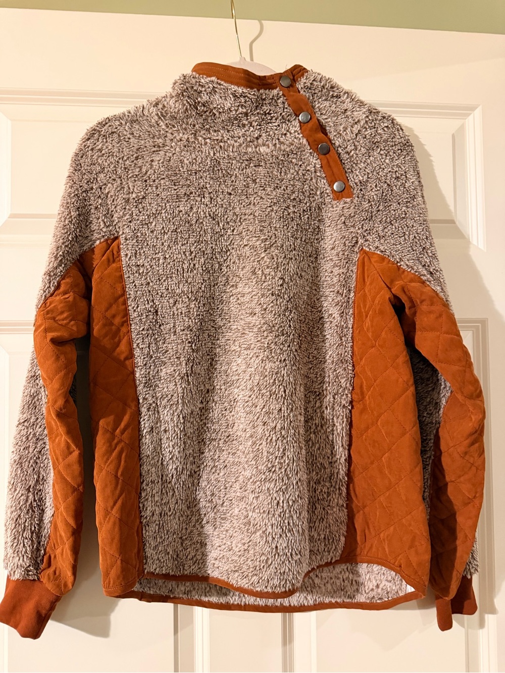 Hem & Thread Pullover